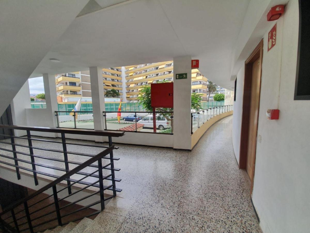 Ocean Front Cozy 2 Bedroom, 3 Beds Spacious- Netflix, Pool, Beach Lift & Fast Wifi Playa del Inglés Buitenkant foto