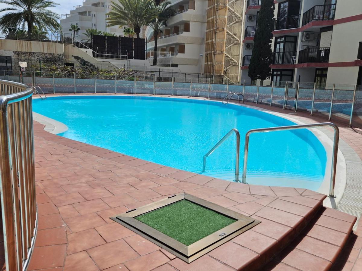 Ocean Front Cozy 2 Bedroom, 3 Beds Spacious- Netflix, Pool, Beach Lift & Fast Wifi Playa del Inglés Buitenkant foto