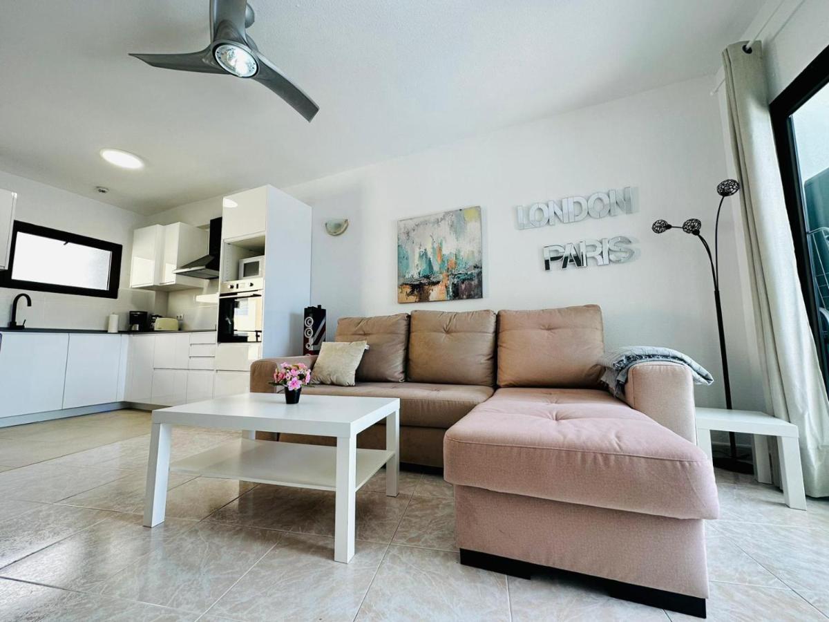 Ocean Front Cozy 2 Bedroom, 3 Beds Spacious- Netflix, Pool, Beach Lift & Fast Wifi Playa del Inglés Buitenkant foto