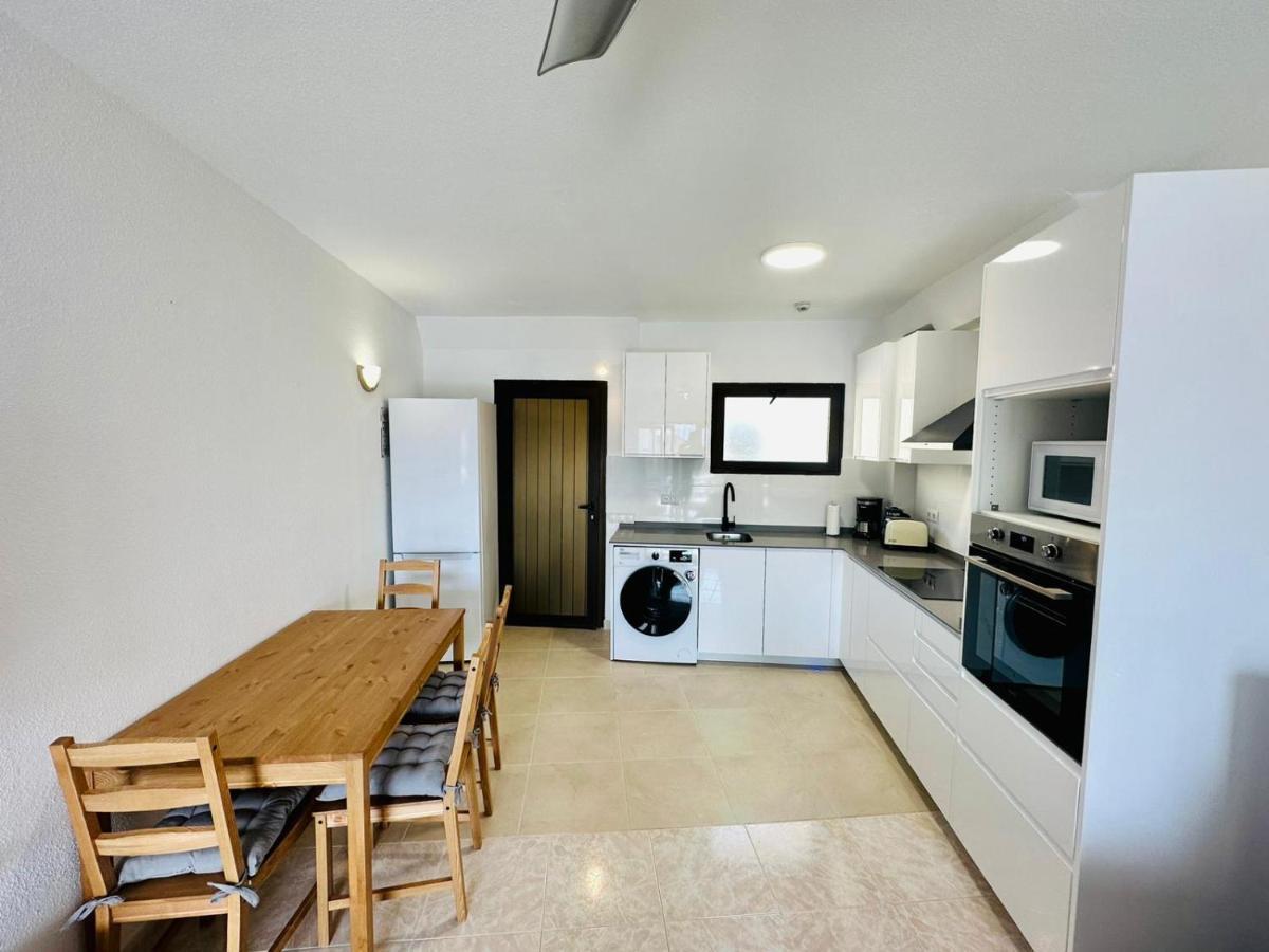 Ocean Front Cozy 2 Bedroom, 3 Beds Spacious- Netflix, Pool, Beach Lift & Fast Wifi Playa del Inglés Buitenkant foto