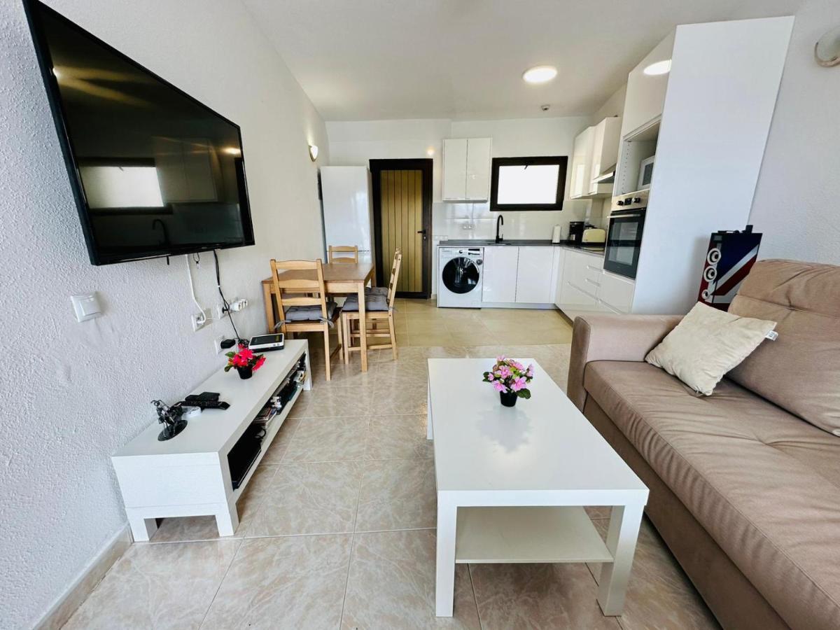 Ocean Front Cozy 2 Bedroom, 3 Beds Spacious- Netflix, Pool, Beach Lift & Fast Wifi Playa del Inglés Buitenkant foto